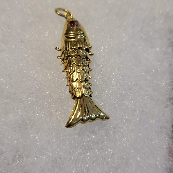 14K Gold Fish Pendant (3cm) - Picture 3 of 9